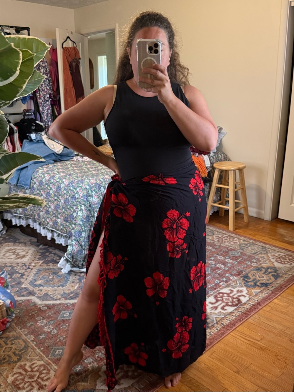 Vintage black & red floral hibiscus print skirt scarf
